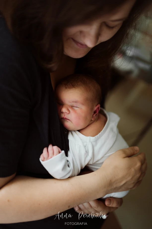 fotograf warszawa anna-perekitko portfolio zdjecia noworodkow sesje noworodkowe niemowlę