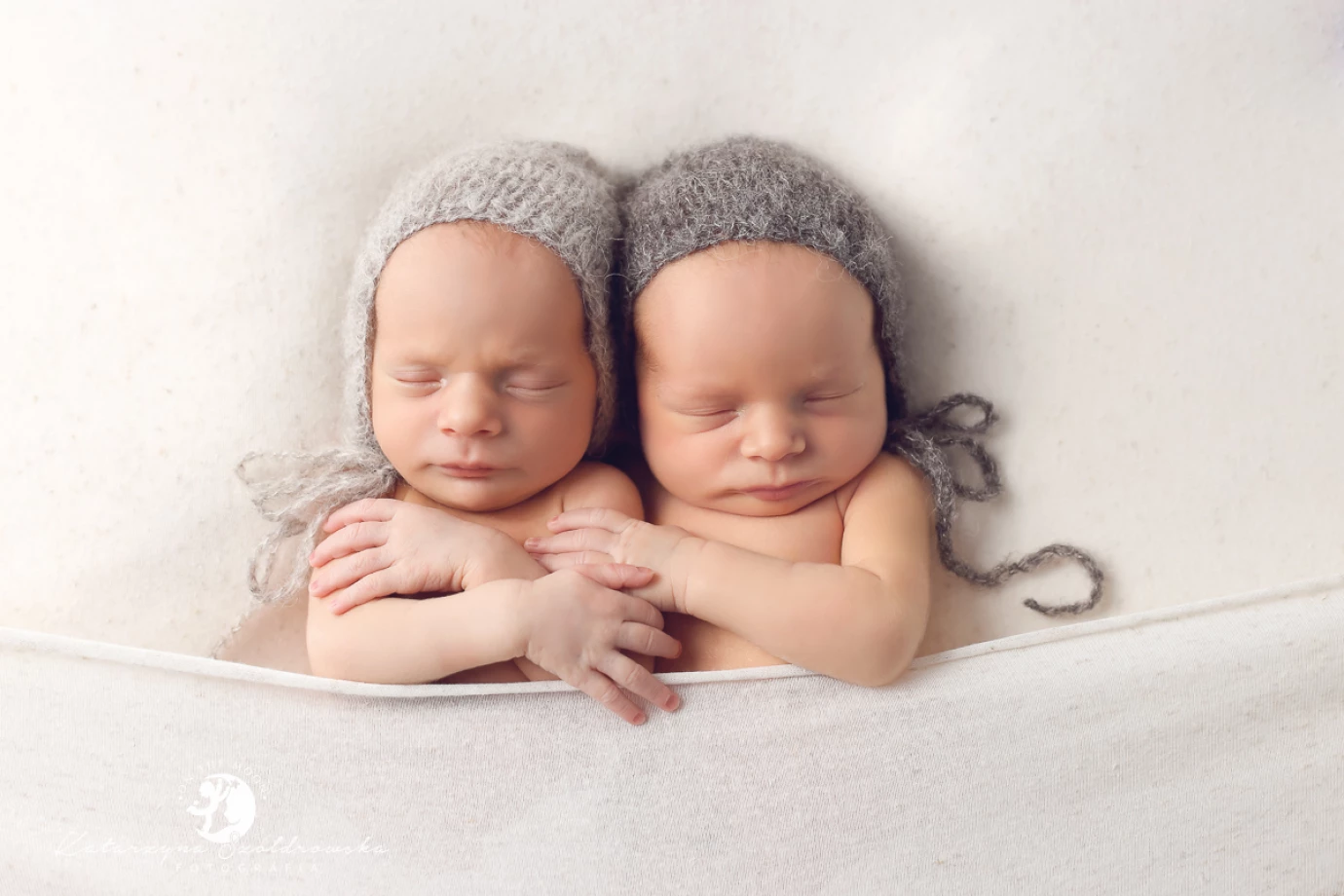 fotograf krakow katarzyna-szoldrowska-studio-on-the-moon portfolio zdjecia noworodkow sesje noworodkowe niemowlę