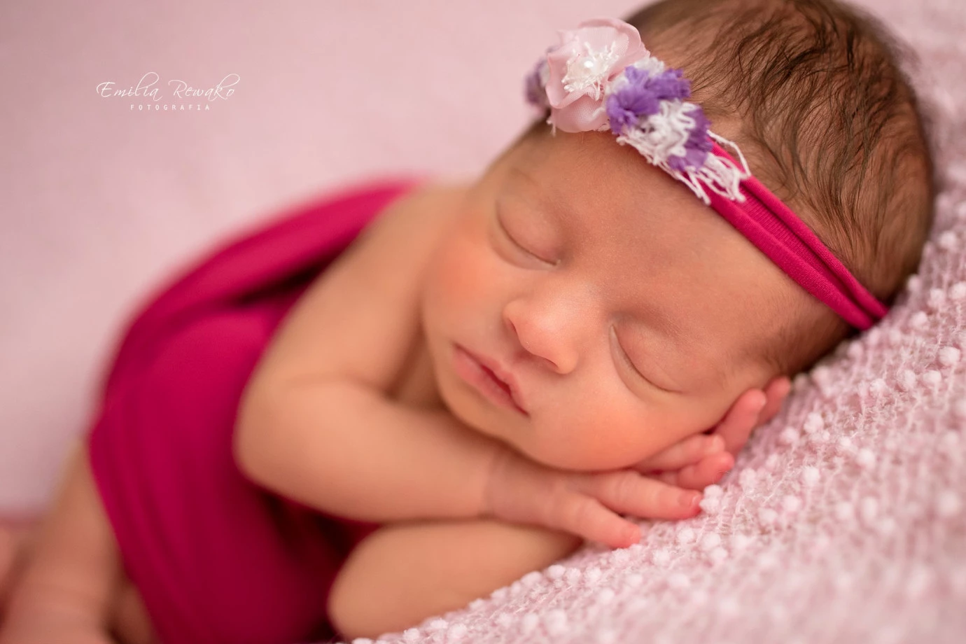 fotograf gdynia emilia-rewako-fotografia portfolio zdjecia noworodkow sesje noworodkowe niemowlę