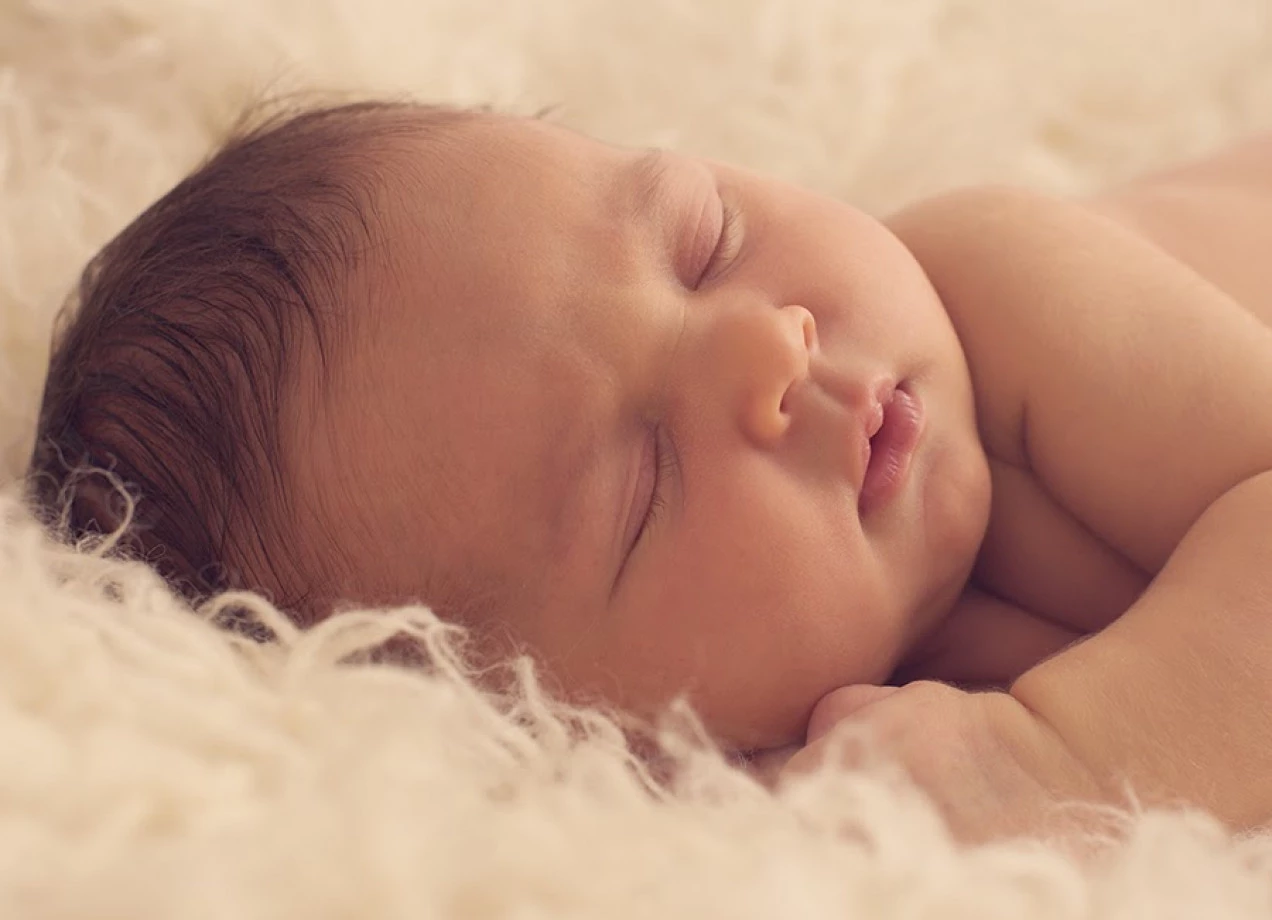 zdjęcia zielona-gora fotograf fabryczna-agencja-reklamowa portfolio zdjecia noworodkow sesje noworodkowe niemowlę