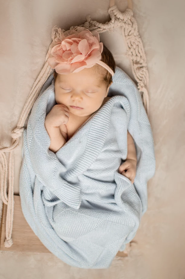 fotograf  justyna-stapinska-walczak portfolio zdjecia noworodkow sesje noworodkowe niemowlę