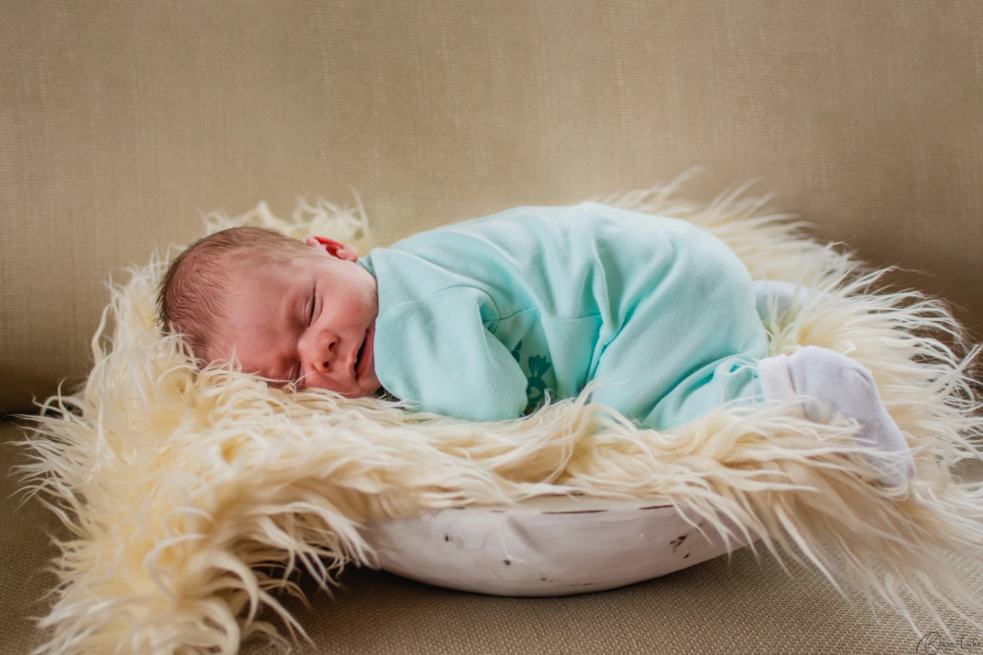 zdjęcia elblag fotograf klaudia-osmolska-focusnaszczegolypl portfolio zdjecia noworodkow sesje noworodkowe niemowlę