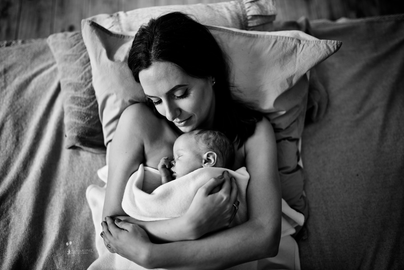 fotograf krakow rej-brodowska-photolifestyle portfolio zdjecia noworodkow sesje noworodkowe niemowlę