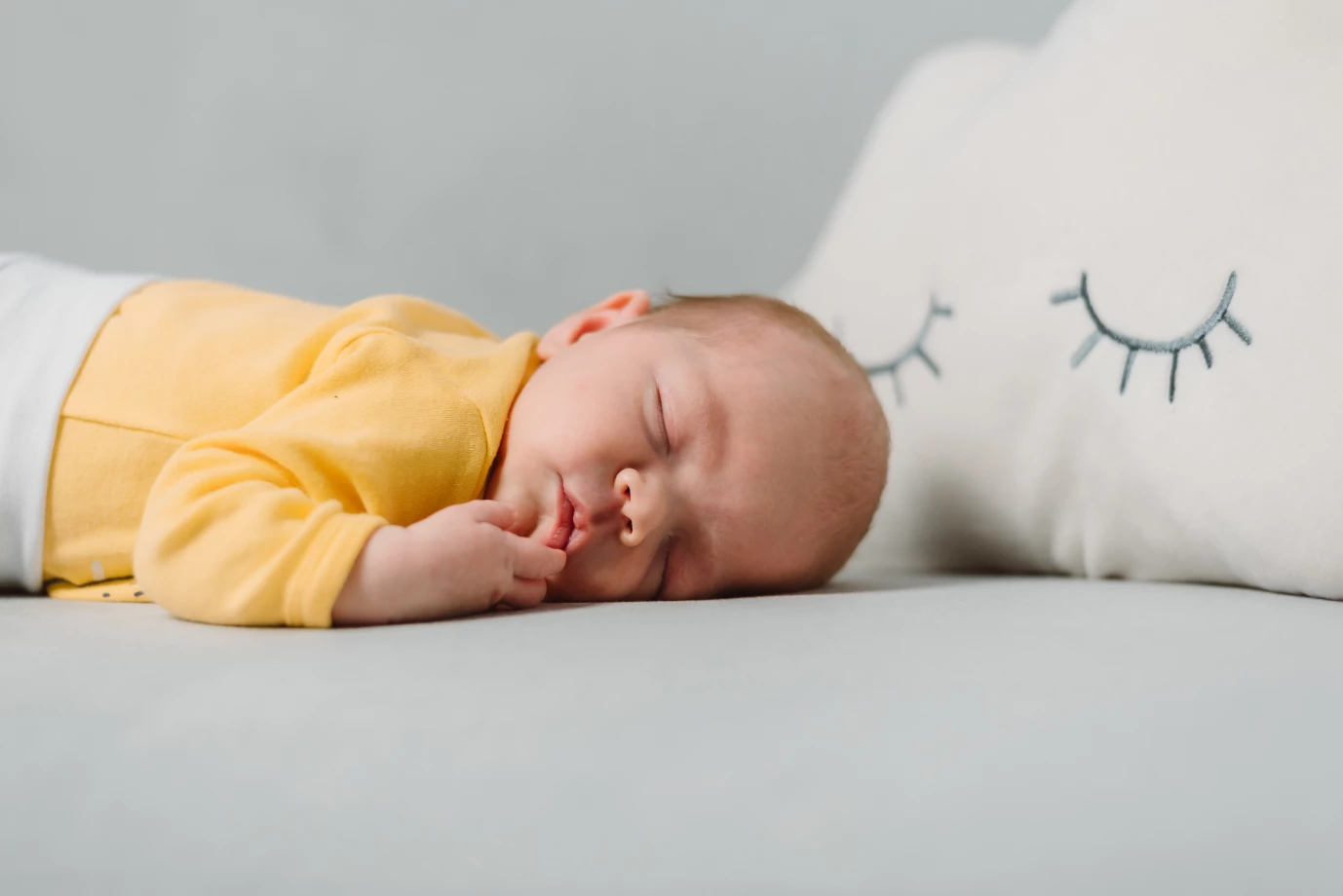 zdjęcia gdynia fotograf uwiecznione-kinga-wieczna-pazdrag portfolio zdjecia noworodkow sesje noworodkowe niemowlę