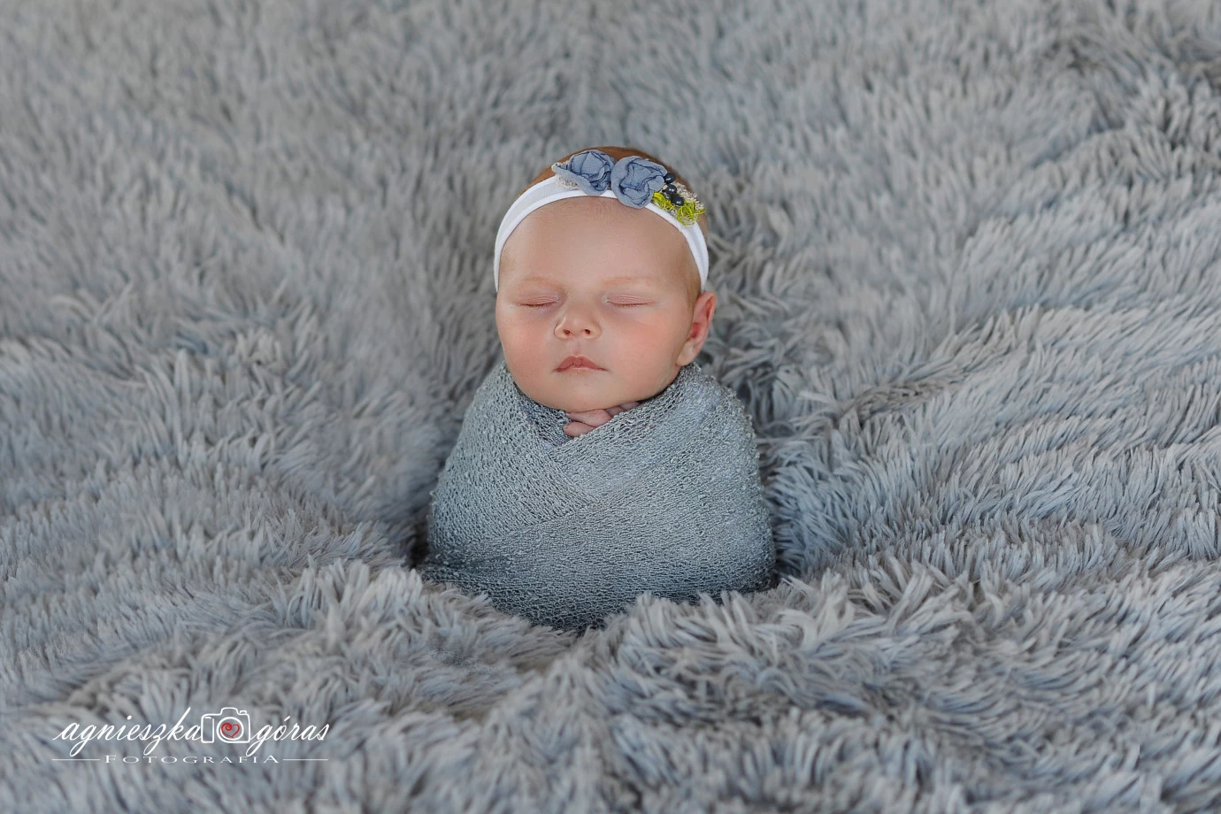 fotograf krakow agnieszka-goras-fotografia portfolio zdjecia noworodkow sesje noworodkowe niemowlę