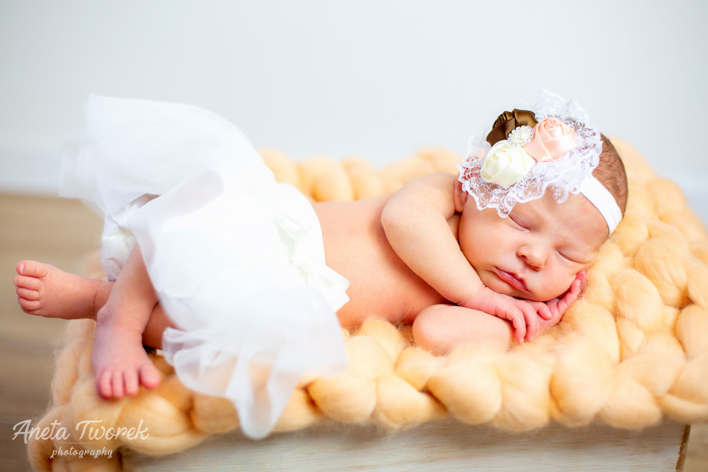 zdjęcia torun fotograf aneta-tworek portfolio zdjecia noworodkow sesje noworodkowe niemowlę
