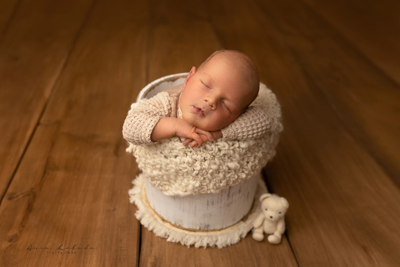 zdjęcia  fotograf anna-labuda portfolio zdjecia noworodkow sesje noworodkowe niemowlę