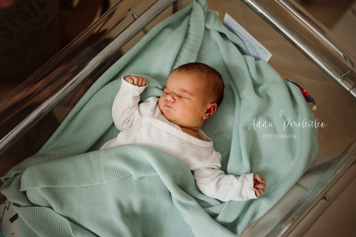 zdjęcia warszawa fotograf anna-perekitko portfolio zdjecia noworodkow sesje noworodkowe niemowlę