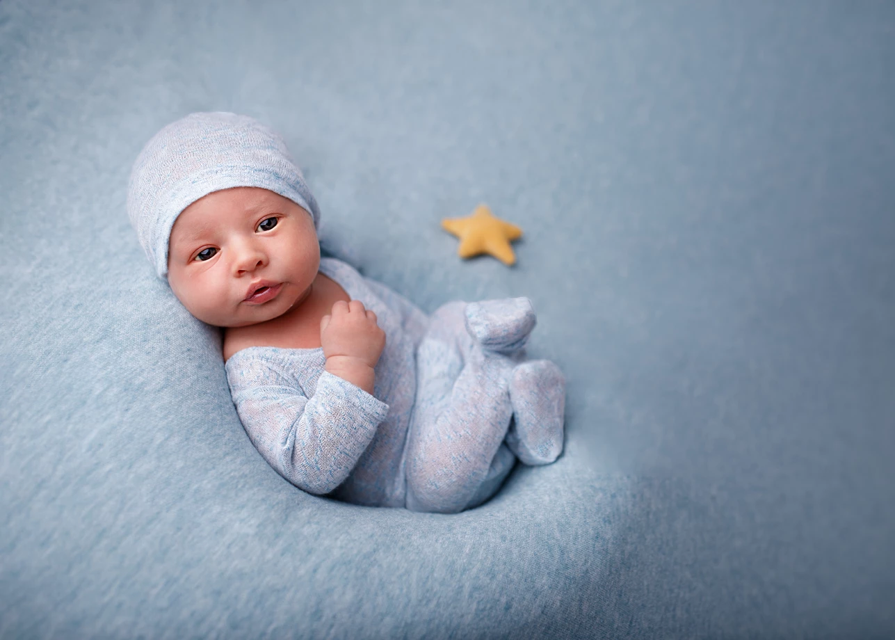 zdjęcia nysa fotograf anna-szczepanska-w-kadrze portfolio zdjecia noworodkow sesje noworodkowe niemowlę