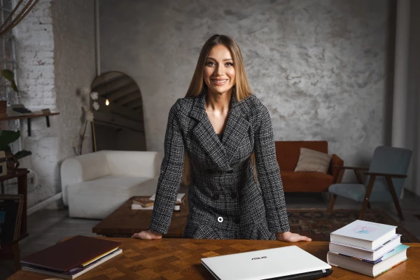 zdjecia  fotograf beata-pietruszka portfolio sesje-biznesowe-wizerunkowe kobieta-biznesu