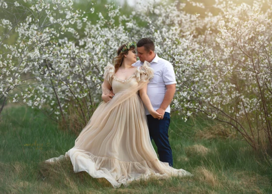 zdjecia  fotograf bozena-szymczak portfolio wiosenne-sesje-zdjeciowe panna-mloda suknia-slubna kwiat srodowisko-naturalne fotografowanie-z-lampa-blyskowa