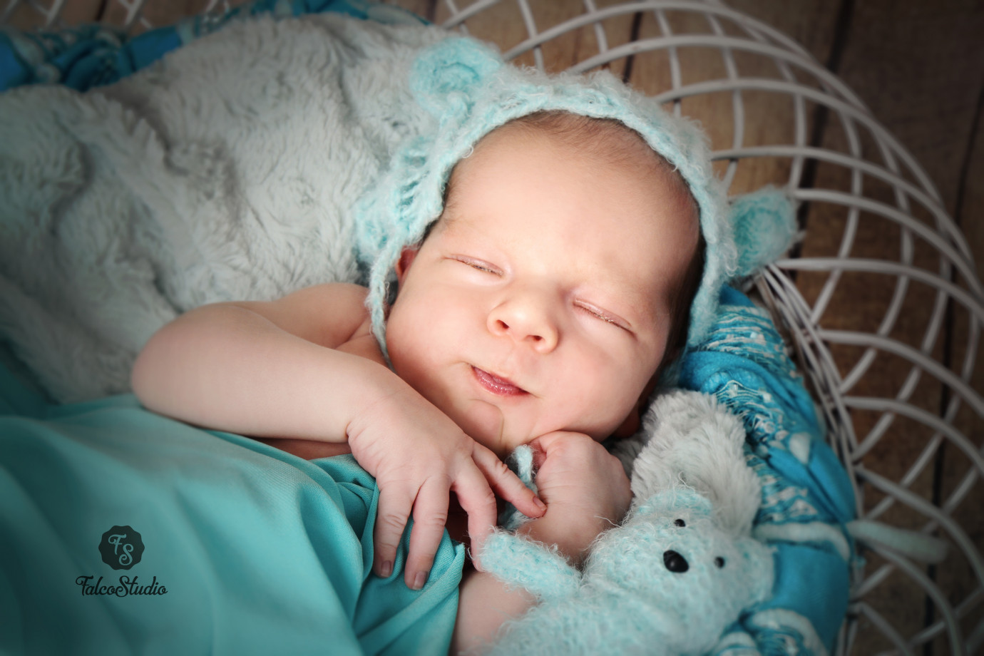 fotograf laziska-gorne falco-studio-dorota-jastrzebska portfolio zdjecia noworodkow sesje noworodkowe niemowlę