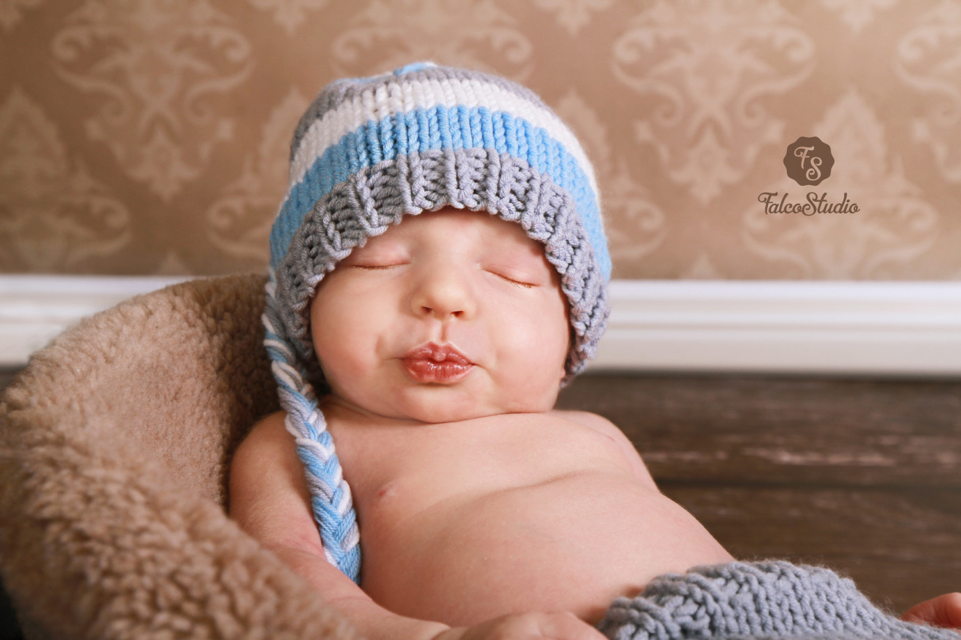 fotograf laziska-gorne falco-studio-dorota-jastrzebska portfolio zdjecia noworodkow sesje noworodkowe niemowlę