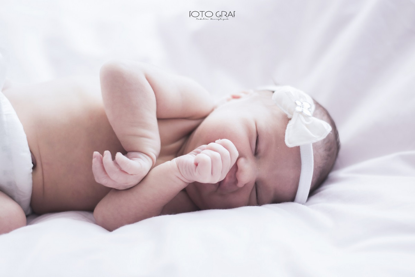 fotograf bielsko-biala foto-graf-natalia-hawrylczuk portfolio zdjecia noworodkow sesje noworodkowe niemowlę