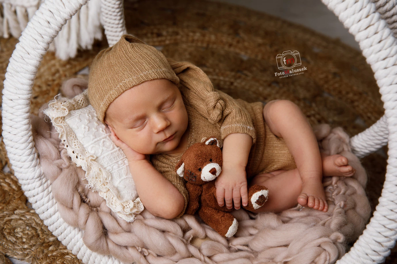 zdjęcia bialystok fotograf fotomaluszek portfolio zdjecia noworodkow sesje noworodkowe niemowlę