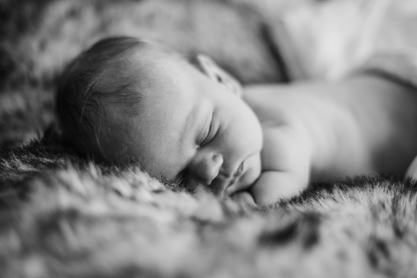 fotograf krakow irina-bogatu portfolio zdjecia noworodkow sesje noworodkowe niemowlę