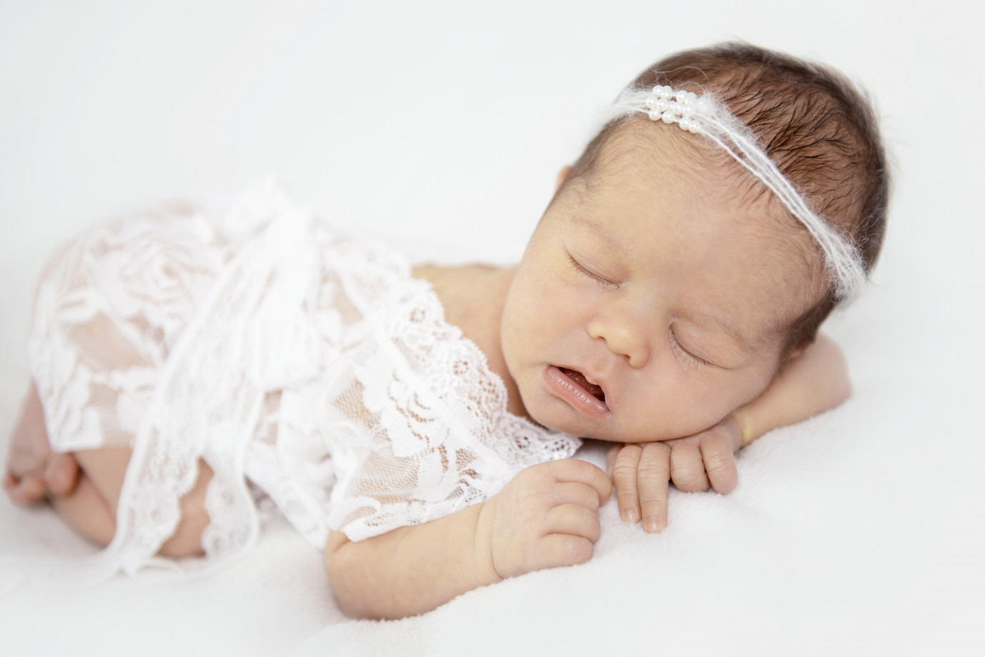 fotograf dabrowa-gornicza iris-cream portfolio zdjecia noworodkow sesje noworodkowe niemowlę
