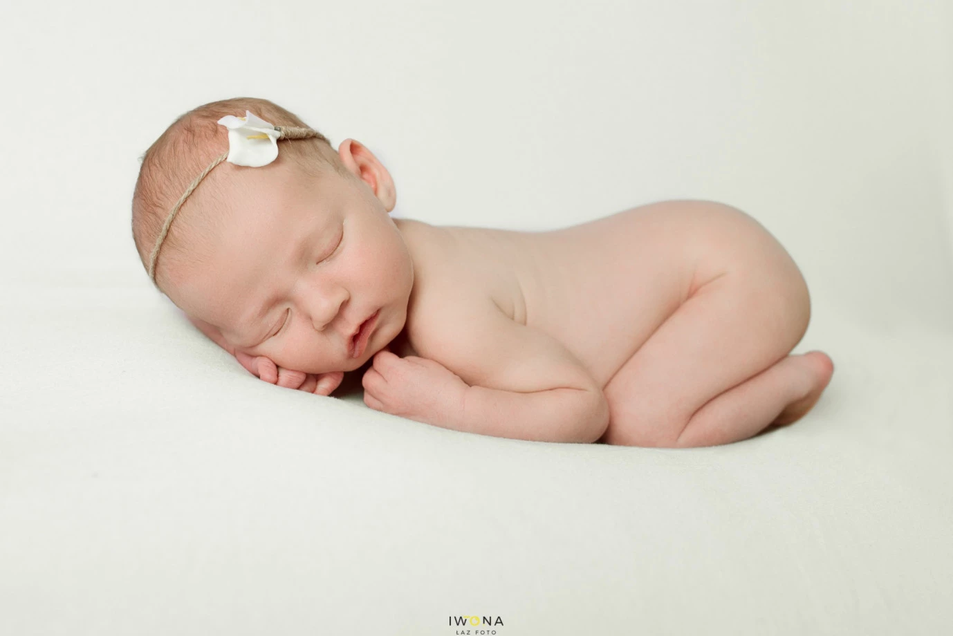 fotograf borki-nizinskie iwona-laz-foto portfolio zdjecia noworodkow sesje noworodkowe niemowlę