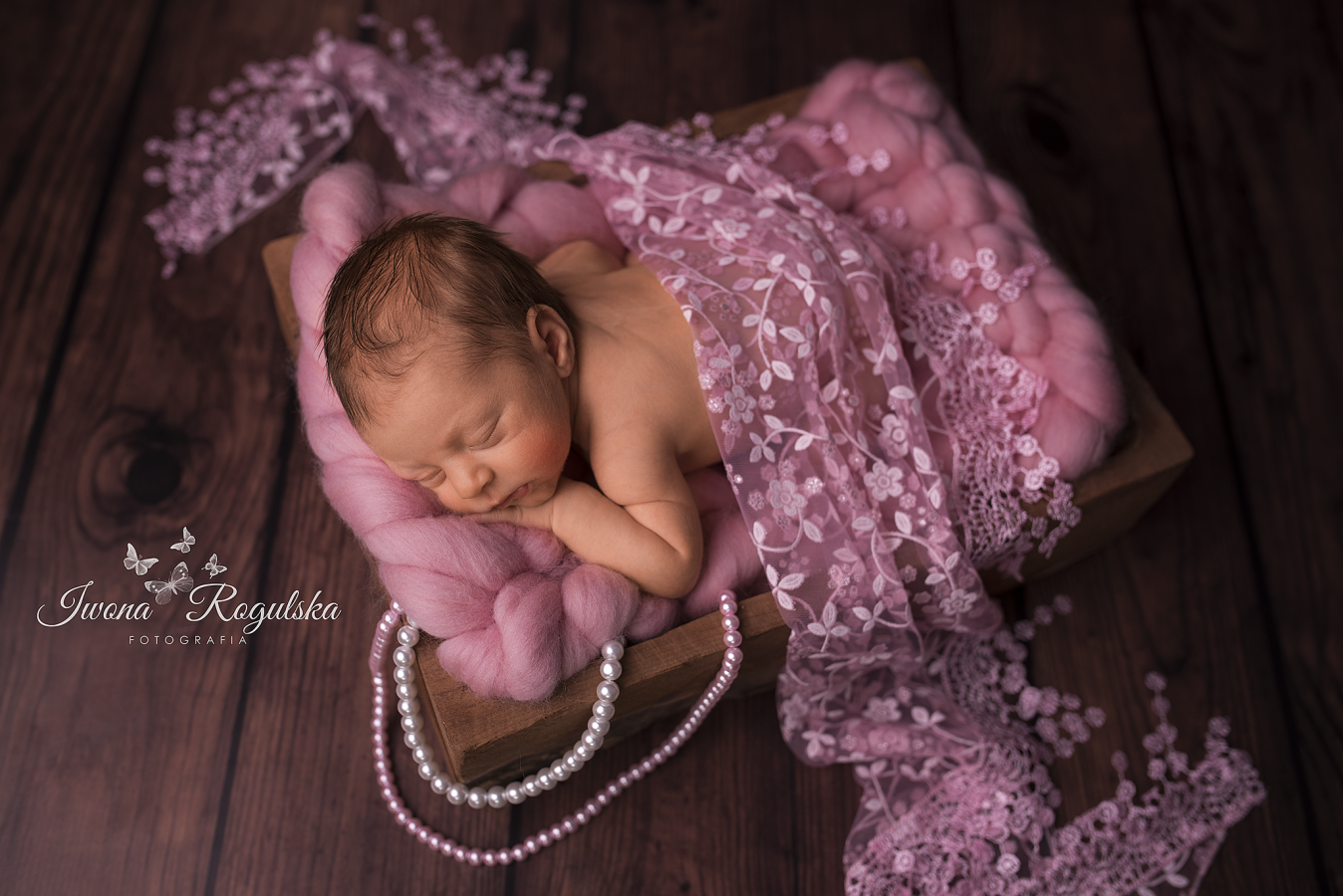 fotograf katowice iwona-rogulska portfolio zdjecia noworodkow sesje noworodkowe niemowlę