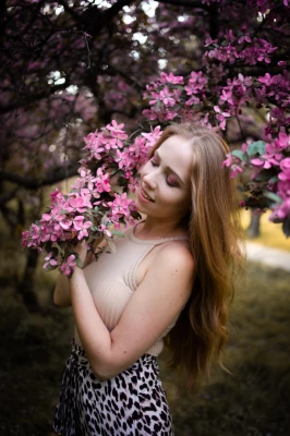 zdjecia  fotograf jankowska-photo portfolio wiosenne-sesje-zdjeciowe natura kwiat skora sesja-kobiety