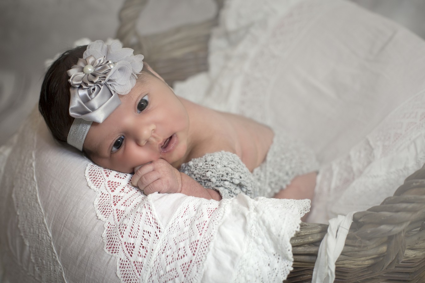 zdjecia  fotograf justyna-styczen-fotojanuar portfolio fotografia-noworodkowa