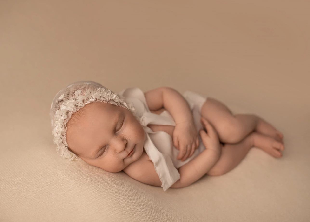 zdjęcia lezajsk fotograf karolina-karas-fotografia portfolio zdjecia noworodkow sesje noworodkowe niemowlę