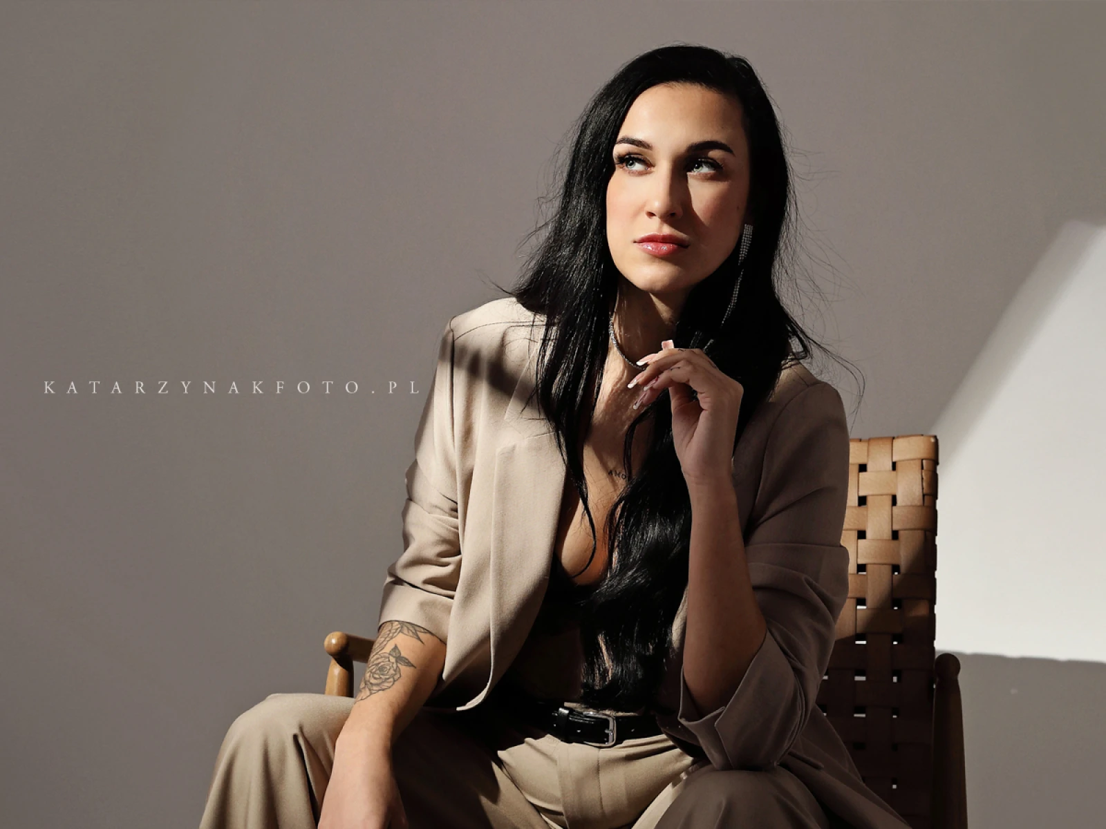 zdjęcia dabrowa-gornicza fotograf katarzyna-krawiec-fotografia portfolio fotografia-studyjna sesja-kobiety