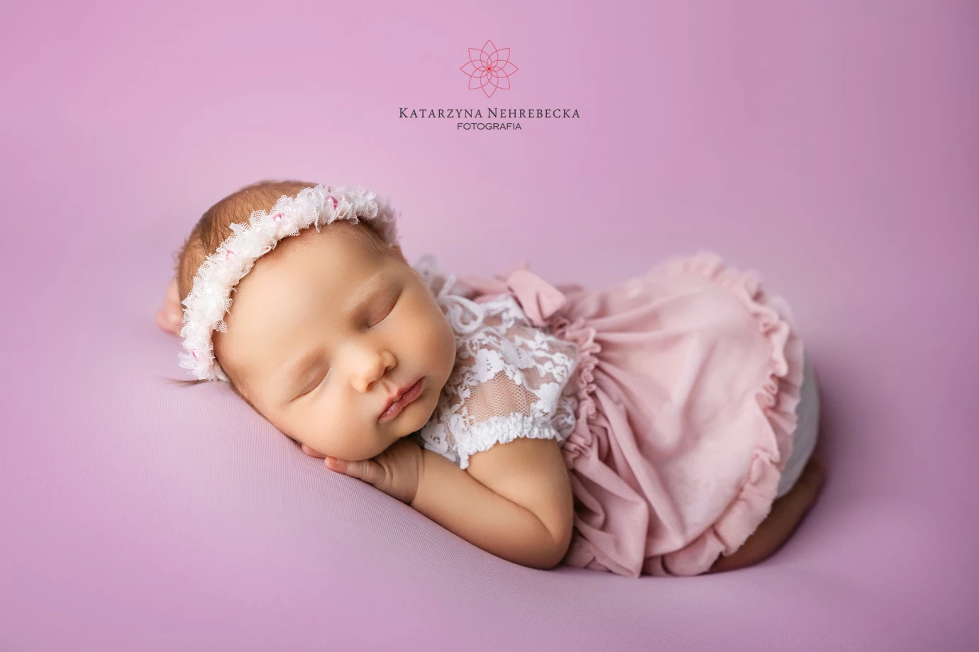 fotograf kielce katarzyna-nehrebecka-fotografia portfolio zdjecia noworodkow sesje noworodkowe niemowlę