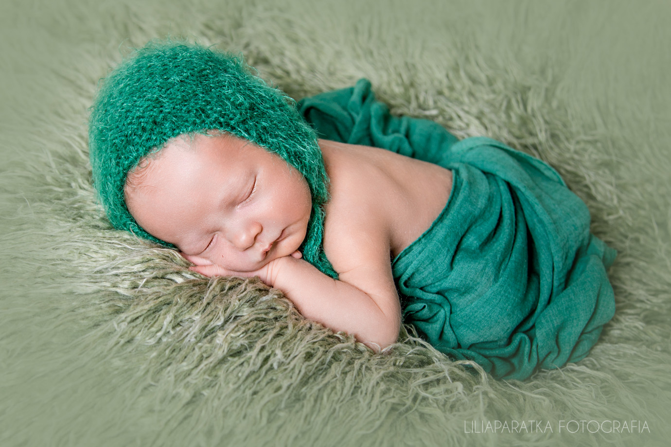 fotograf lodz lilia-paratka portfolio zdjecia noworodkow sesje noworodkowe niemowlę