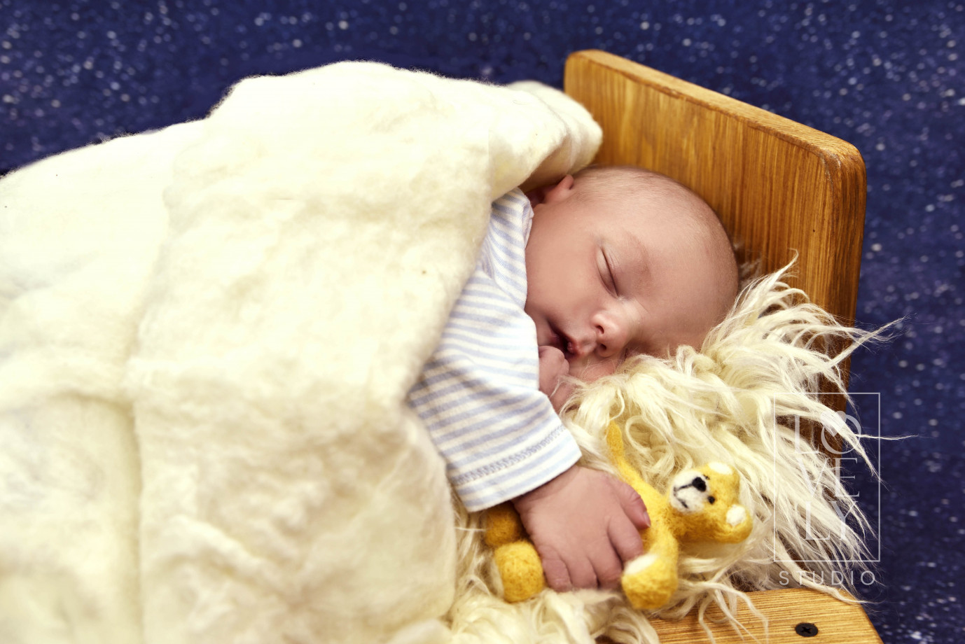 zdjęcia lodz fotograf lovely-studio portfolio zdjecia noworodkow sesje noworodkowe niemowlę