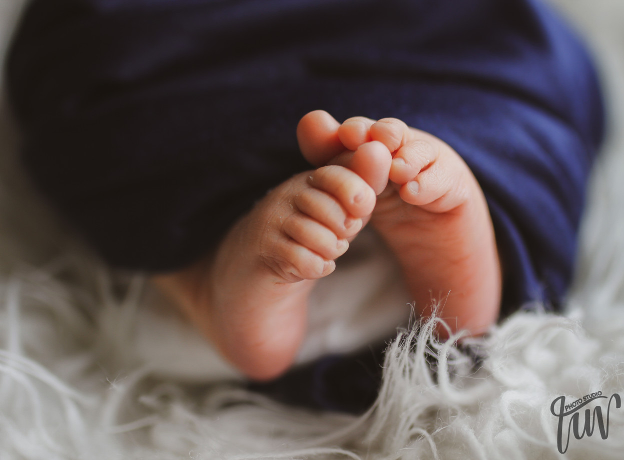 fotograf leeds luv-photo-studio portfolio zdjecia noworodkow sesje noworodkowe niemowlę