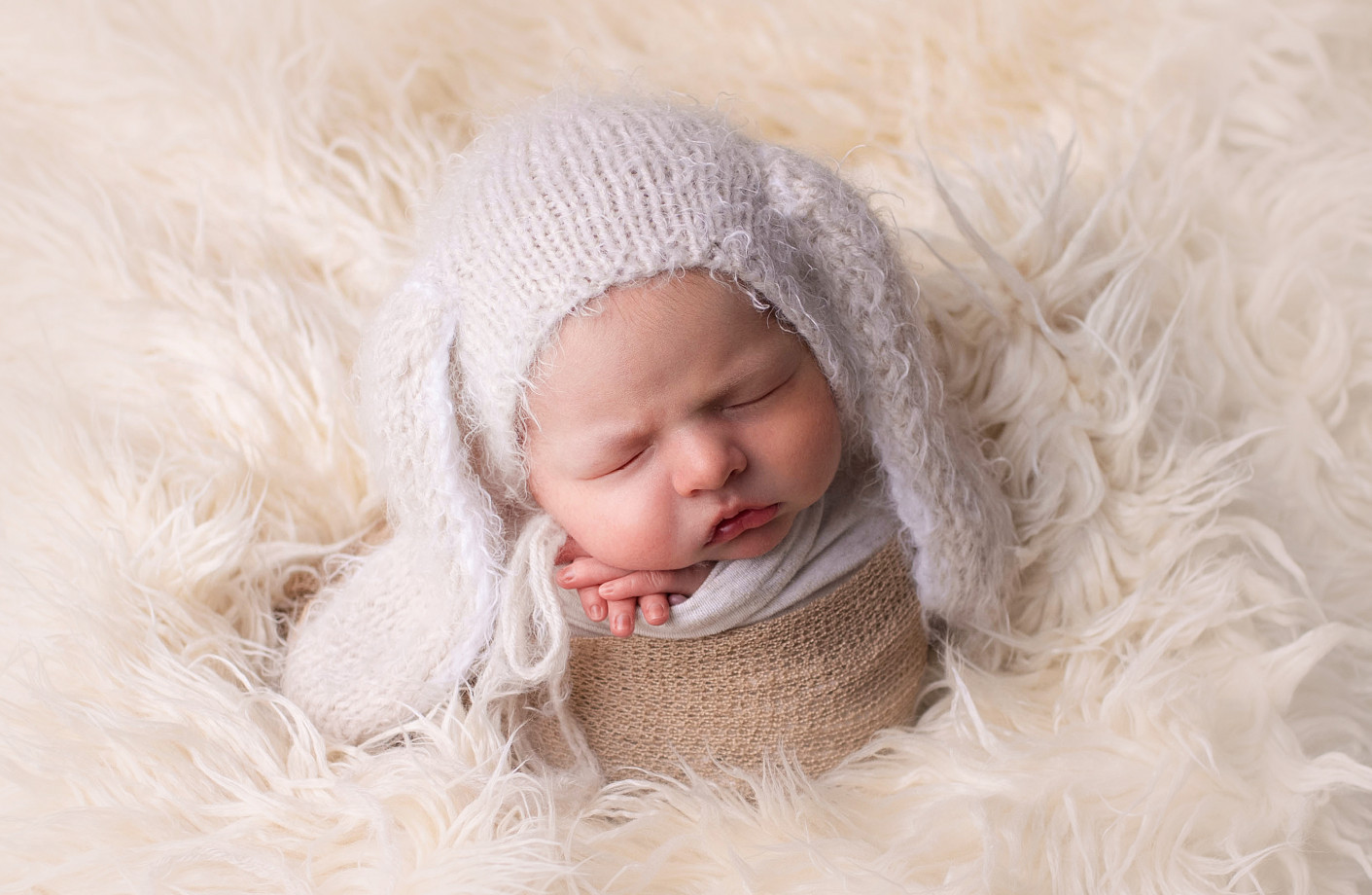 zdjęcia plewiska fotograf mama-zuha-magdalena-wojciak portfolio zdjecia noworodkow sesje noworodkowe niemowlę
