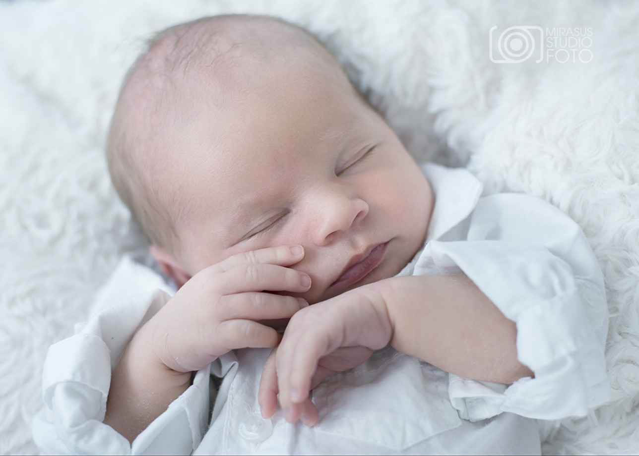 fotograf kielce mirasus-studio-foto portfolio zdjecia noworodkow sesje noworodkowe niemowlę