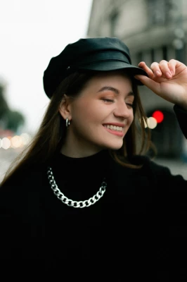 zdjecia  fotograf nataliia-aleksandrova portfolio wiosenne-sesje-zdjeciowe odziez skora twarz