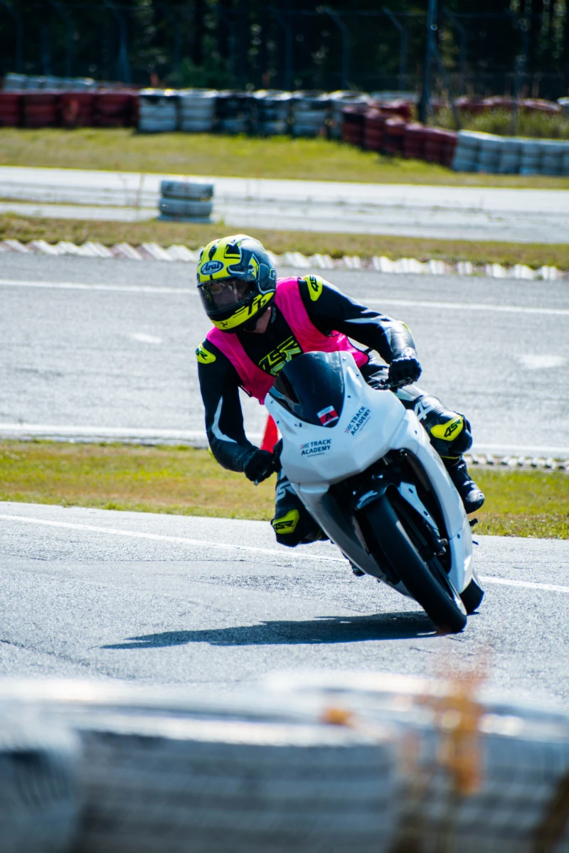 zdjęcia srem fotograf obiektywka-ola-pazola portfolio fotografia-motoryzacyjna
