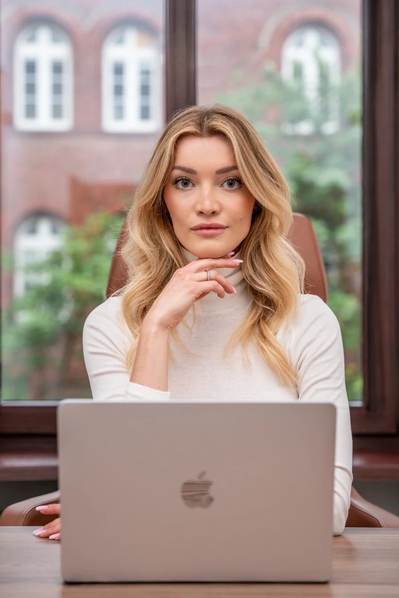 Zdjęcie z portfolio fotografa ola-sieprawska. Kategorie: sesje-zdjeciowe sesje-biznesowe-wizerunkowe sesje-biznesowe sesja-wizerunkowa kobieta-biznesu sesja-biznesowa portret-biznesowy kobieca-sesja-wizerunkowa biznesowa-sesja-zdjeciowa sesja-biznesowa-z-laptopem sesja-biznesowa-w-plenerze sesje-wizerunkowe-dla-niej sesje-wizerunkowe fotografia-wizerunkowa zdjęcia szczecin fotograf ola-sieprawska portfolio sesje-zdjeciowe sesje-biznesowe-wizerunkowe sesje-biznesowe sesja-wizerunkowa kobieta-biznesu sesja-biznesowa portret-biznesowy kobieca-sesja-wizerunkowa biznesowa-sesja-zdjeciowa sesja-biznesowa-z-laptopem sesja-biznesowa-w-plenerze sesje-wizerunkowe-dla-niej sesje-wizerunkowe fotografia-wizerunkowa