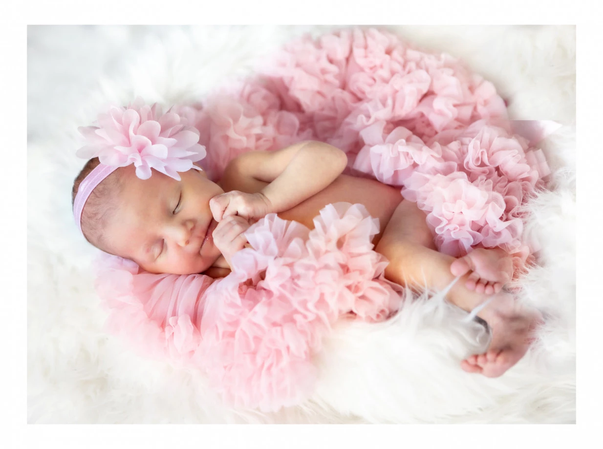fotograf lodz pawel-otto-pracownia-fotograficzna portfolio zdjecia noworodkow sesje noworodkowe niemowlę