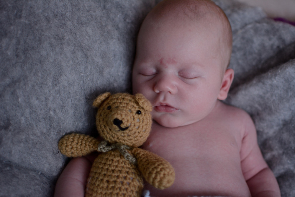 fotograf wloclawek photo-bejbi-studio portfolio zdjecia noworodkow sesje noworodkowe niemowlę