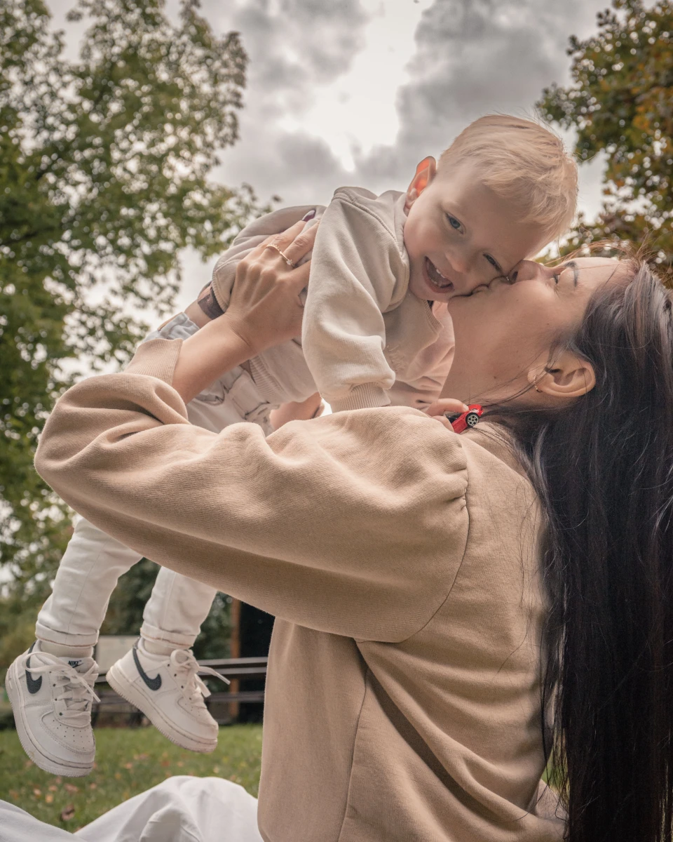 zdjęcia mlawa fotograf spychak-viktor portfolio sesja-zdjeciowa-rodzinna-dla-matki-i-syna