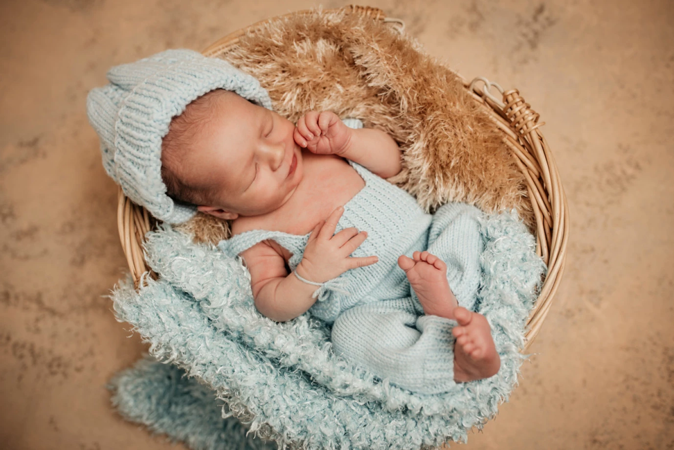 fotograf radom studio-fotografii-artystycznej-malgorzata-cuper portfolio zdjecia zdjecia noworodkow sesje noworodkowe niemowlę