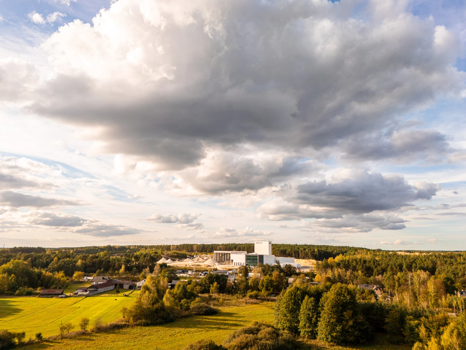 zdjecia tomaszow-mazowiecki fotograf studio-jaskrawo portfolio fotografia-dronowa-zdjecia-z-drona